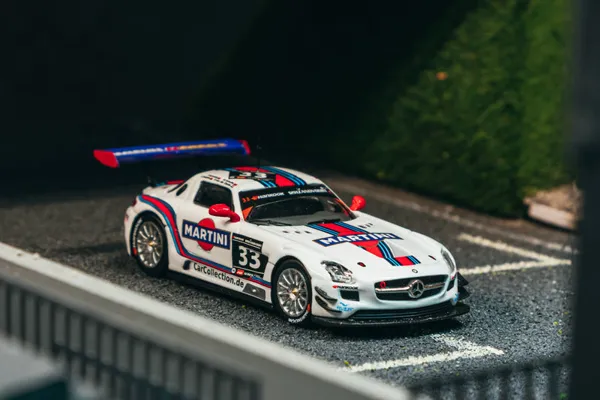 ماکت مرسدس بنز SLS AMG GT3 شماره ۳۳، قهرمان مسابقه ۱۲ ساعته زندفورت ۲۰۱۴ Tarmac Works